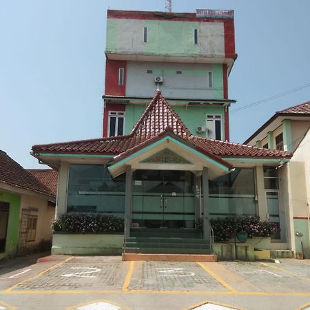 Hotel Krui Syariah Exterior photo