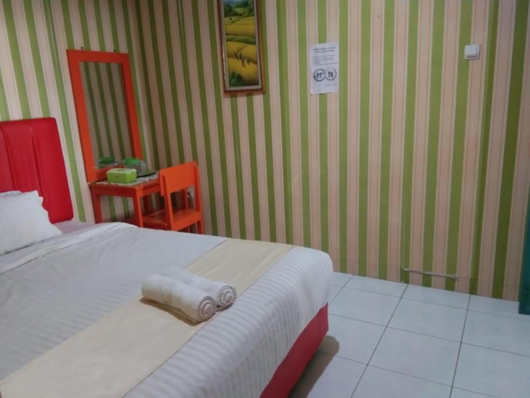 Hotel Krui Syariah Exterior photo