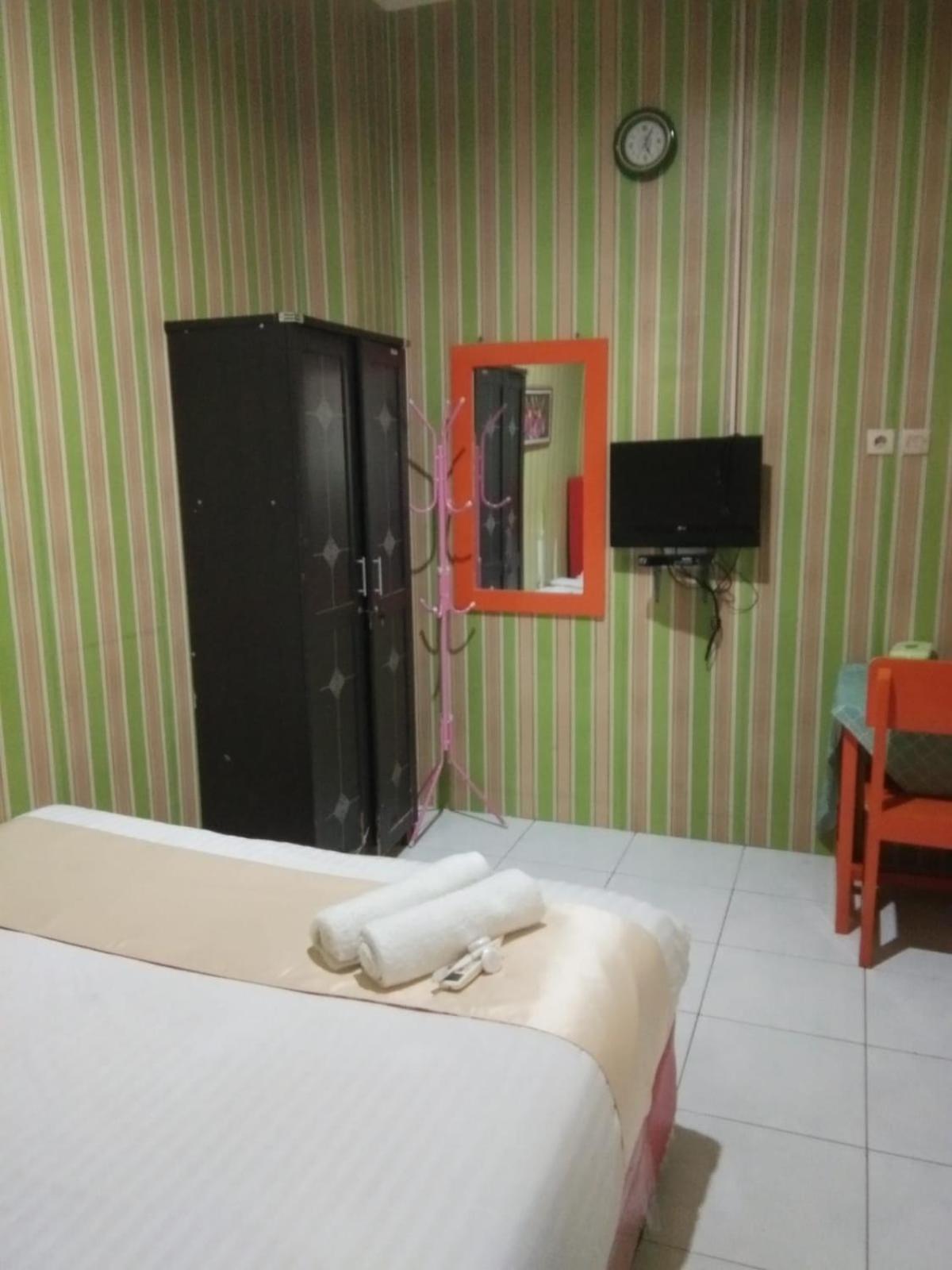 Hotel Krui Syariah Exterior photo