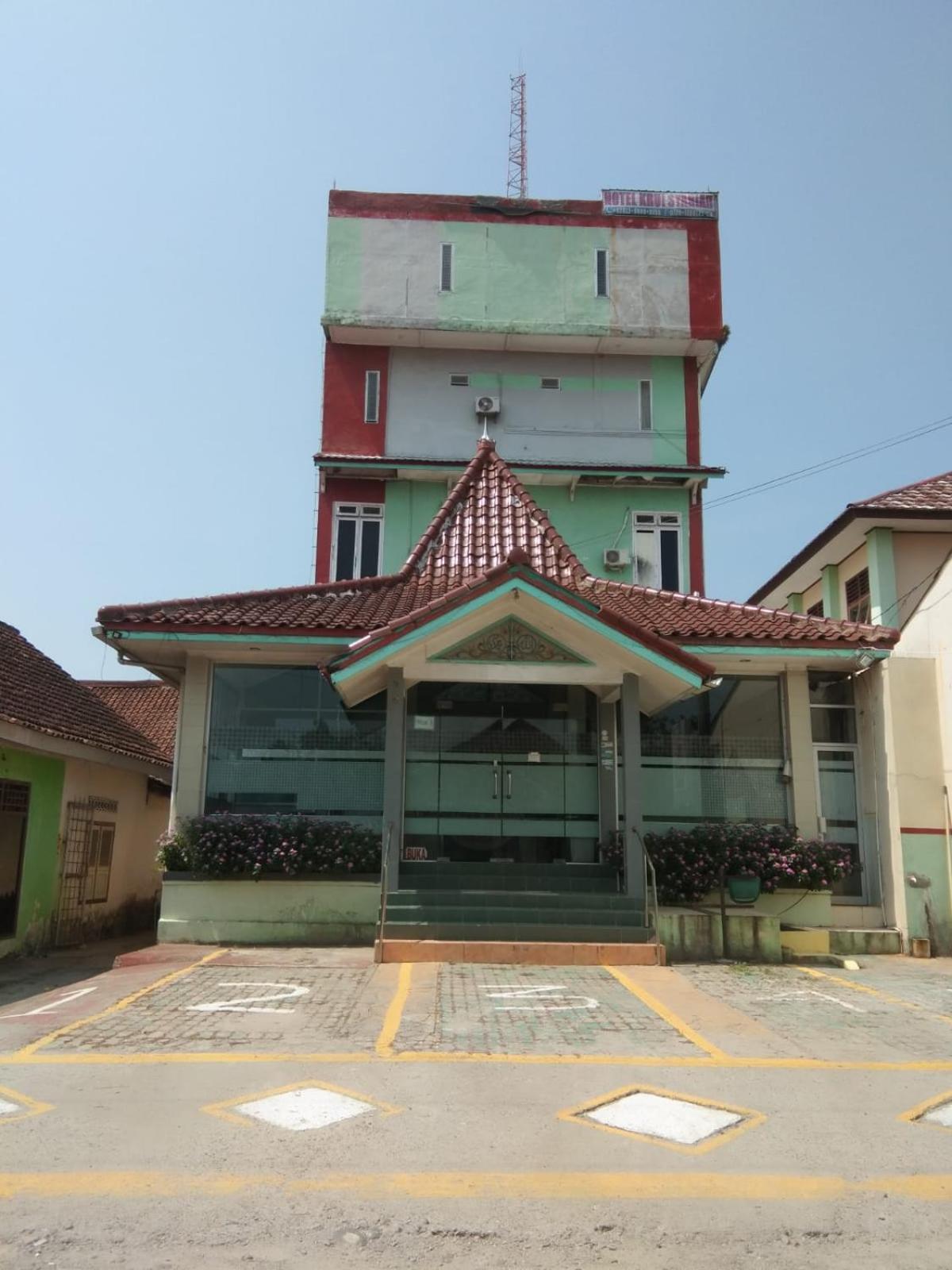 Hotel Krui Syariah Exterior photo
